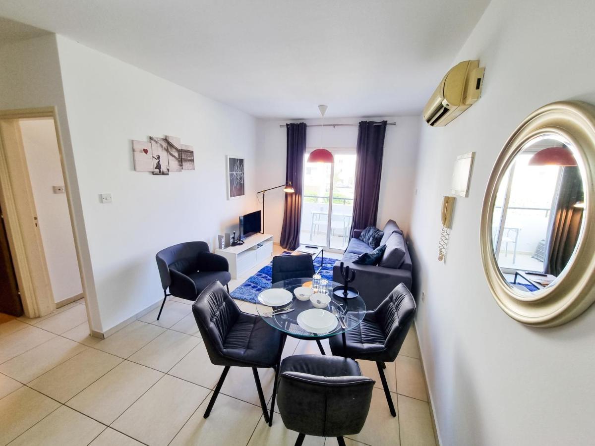 Seaside Heaven Apartment With Pool Larnaca Exterior photo